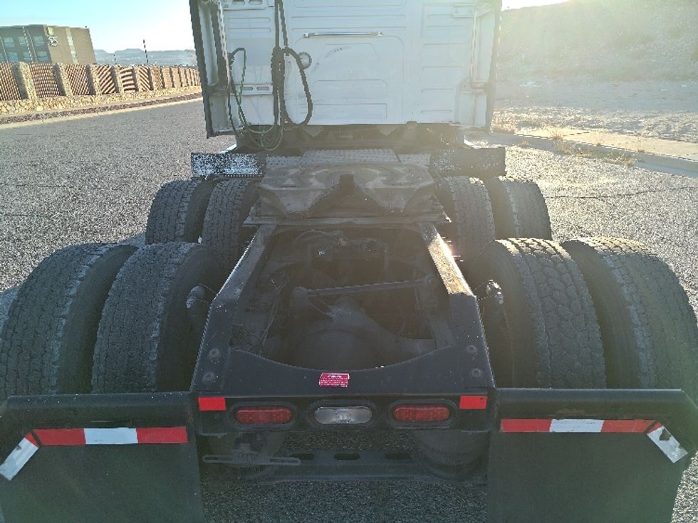 Sleeper Tractor-Heavy Duty Tractors-Volvo-2023-VNL64760-El Paso-TX-435,779\n\t\tmiles-$ 99,500 - Image 6