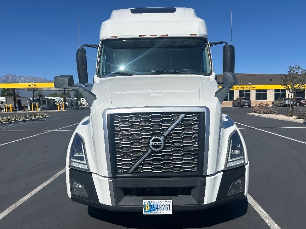 Sleeper Tractor-Heavy Duty Tractors-Volvo-2023-VNL64760-Fontana-CA-530,060\n\t\tmiles-$ 88,500 - Image 2