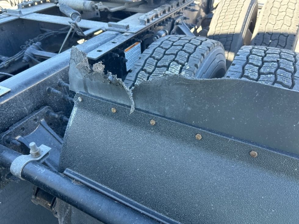 Sleeper Tractor-Heavy Duty Tractors-Volvo-2023-VNL64760-Fontana-CA-530,060\n\t\tmiles-$ 88,500 - Image 23