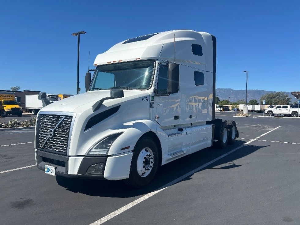 Sleeper Tractor-Heavy Duty Tractors-Volvo-2023-VNL64760-Fontana-CA-530,060\n\t\tmiles-$ 88,500 - Image 3