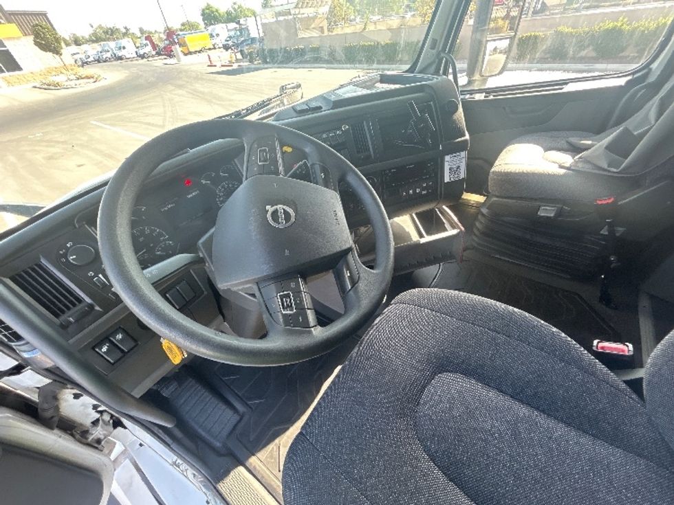 Sleeper Tractor-Heavy Duty Tractors-Volvo-2023-VNL64760-Fontana-CA-848,500\n\t\tmiles-$ 54,250 - Image 10