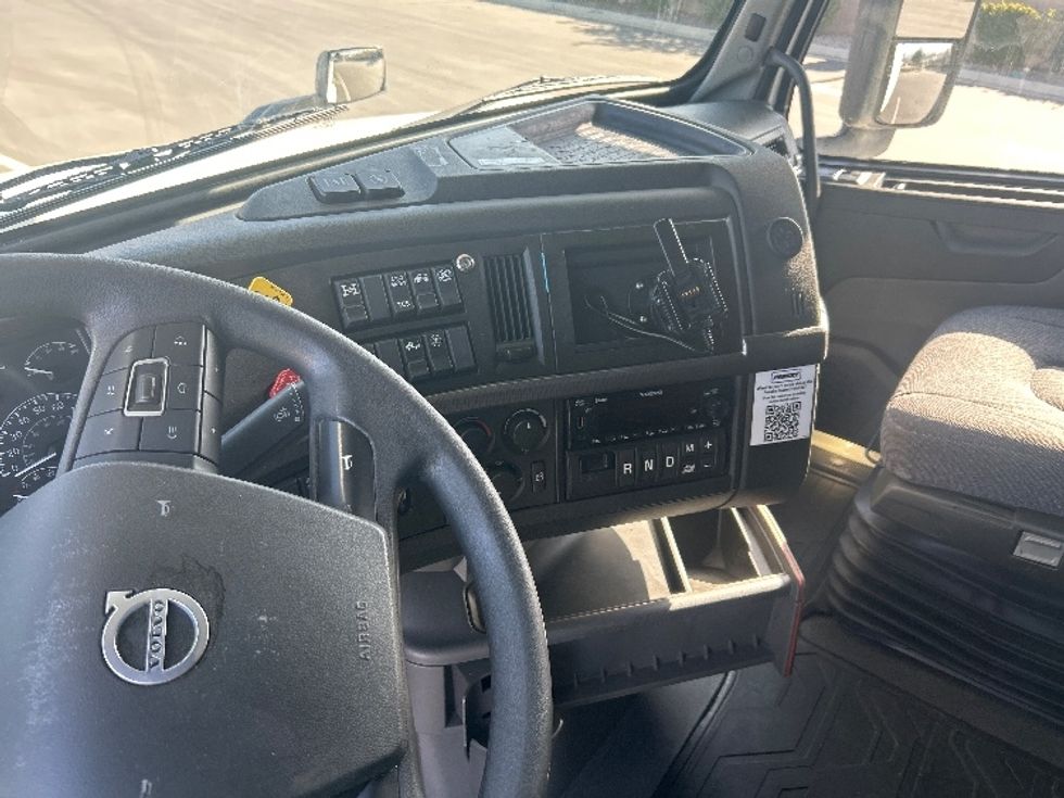 Sleeper Tractor-Heavy Duty Tractors-Volvo-2023-VNL64760-Fontana-CA-848,500\n\t\tmiles-$ 54,250 - Image 11