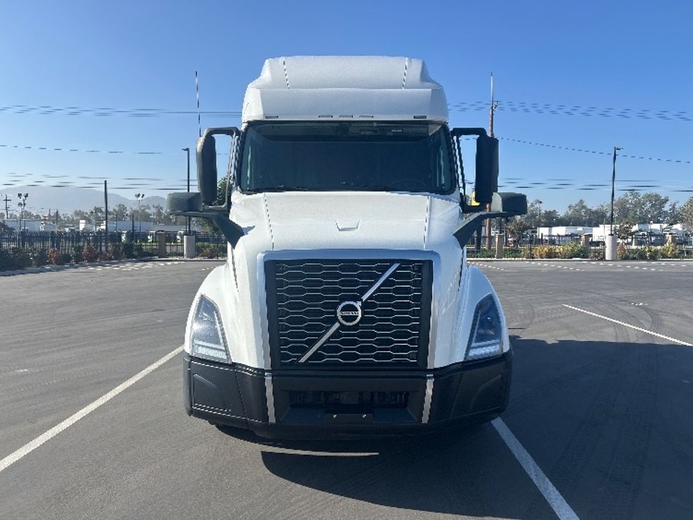 Sleeper Tractor-Heavy Duty Tractors-Volvo-2023-VNL64760-Fontana-CA-848,500\n\t\tmiles-$ 54,250 - Image 2