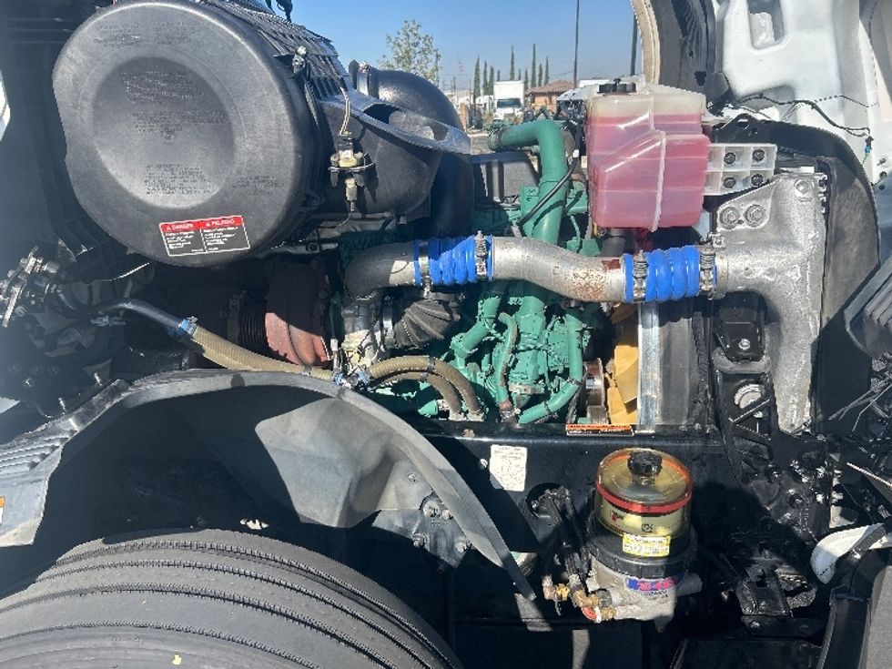 Sleeper Tractor-Heavy Duty Tractors-Volvo-2023-VNL64760-Fontana-CA-848,500\n\t\tmiles-$ 54,250 - Image 20