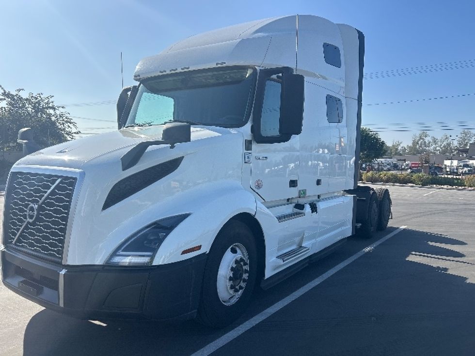 Sleeper Tractor-Heavy Duty Tractors-Volvo-2023-VNL64760-Fontana-CA-848,500\n\t\tmiles-$ 54,250 - Image 3
