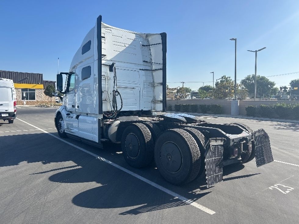 Sleeper Tractor-Heavy Duty Tractors-Volvo-2023-VNL64760-Fontana-CA-848,500\n\t\tmiles-$ 54,250 - Image 5