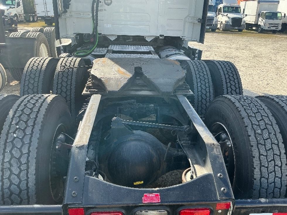 Sleeper Tractor-Heavy Duty Tractors-Volvo-2023-VNL64760-Garden City-GA-616,169\n\t\tmiles-$ 65,500 - Image 6