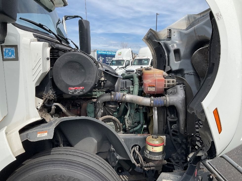 Sleeper Tractor-Heavy Duty Tractors-Volvo-2023-VNL64760-Greeley-CO-268,328\n\t\tmiles-$ 114,750 - Image 19