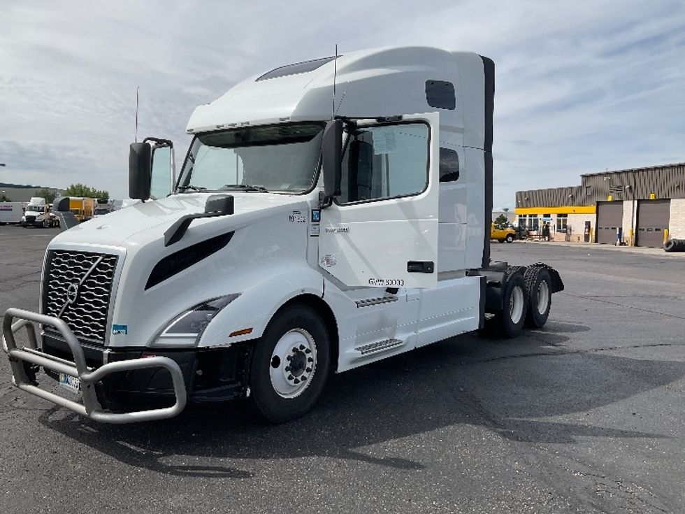 Sleeper Tractor-Heavy Duty Tractors-Volvo-2023-VNL64760-Greeley-CO-268,328\n\t\tmiles-$ 114,750 - Image 2
