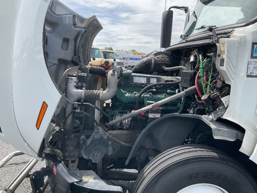 Sleeper Tractor-Heavy Duty Tractors-Volvo-2023-VNL64760-Greeley-CO-268,328\n\t\tmiles-$ 114,750 - Image 20