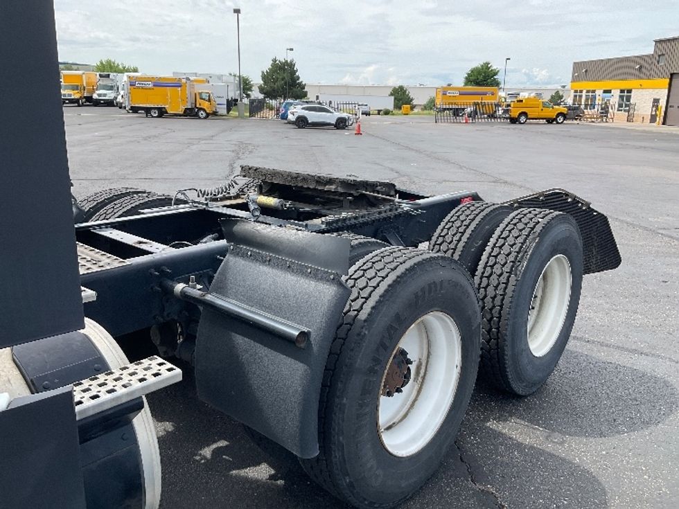 Sleeper Tractor-Heavy Duty Tractors-Volvo-2023-VNL64760-Greeley-CO-268,328\n\t\tmiles-$ 114,750 - Image 21