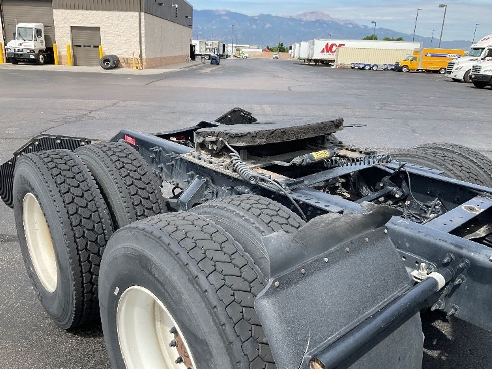 Sleeper Tractor-Heavy Duty Tractors-Volvo-2023-VNL64760-Greeley-CO-268,328\n\t\tmiles-$ 114,750 - Image 22