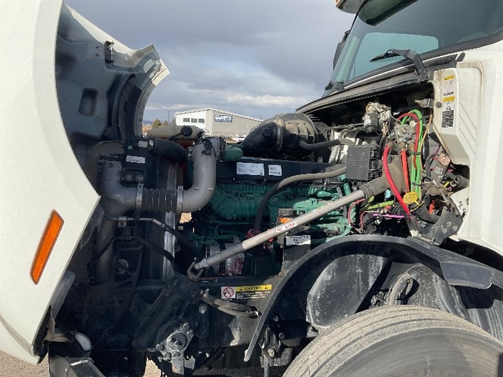 Sleeper Tractor-Heavy Duty Tractors-Volvo-2023-VNL64760-Greeley-CO-507,128\n\t\tmiles-$ 83,000 - Image 21