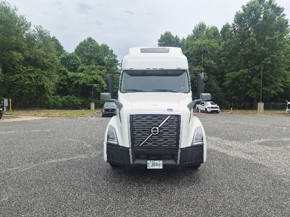 Sleeper Tractor-Heavy Duty Tractors-Volvo-2023-VNL64760-Greensboro-NC-534,701\n\t\tmiles-$ 73,750 - Image 2