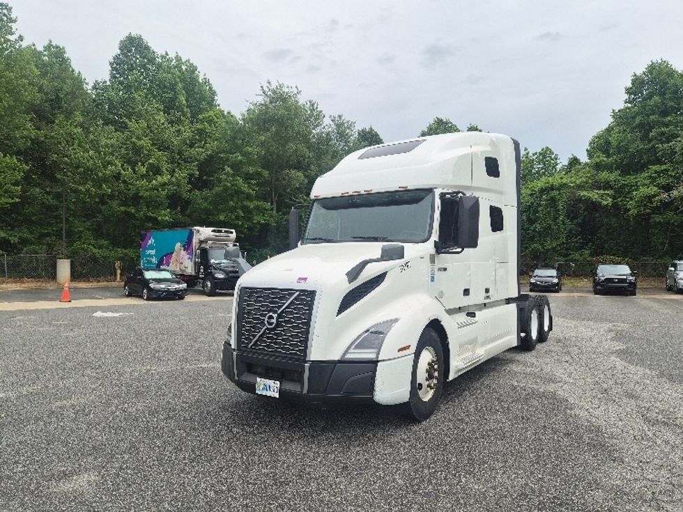 Sleeper Tractor-Heavy Duty Tractors-Volvo-2023-VNL64760-Greensboro-NC-534,701\n\t\tmiles-$ 73,750 - Image 3