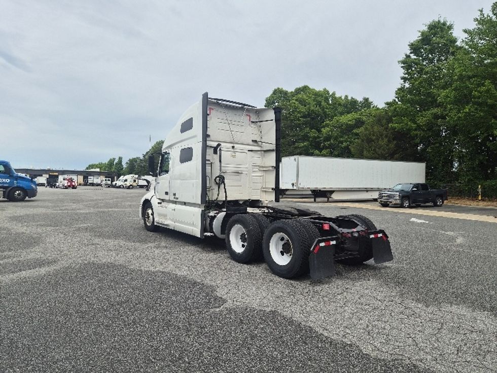 Sleeper Tractor-Heavy Duty Tractors-Volvo-2023-VNL64760-Greensboro-NC-534,701\n\t\tmiles-$ 73,750 - Image 5