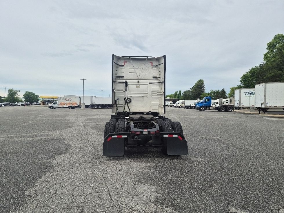Sleeper Tractor-Heavy Duty Tractors-Volvo-2023-VNL64760-Greensboro-NC-534,701\n\t\tmiles-$ 73,750 - Image 6