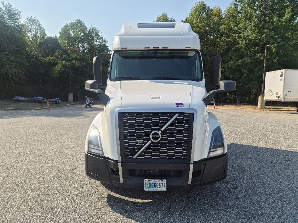 Sleeper Tractor-Heavy Duty Tractors-Volvo-2023-VNL64760-Greensboro-NC-538,753\n\t\tmiles-$ 87,500 - Image 2