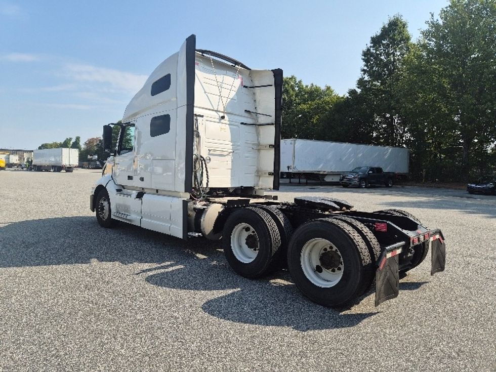 Sleeper Tractor-Heavy Duty Tractors-Volvo-2023-VNL64760-Greensboro-NC-538,753\n\t\tmiles-$ 87,500 - Image 5
