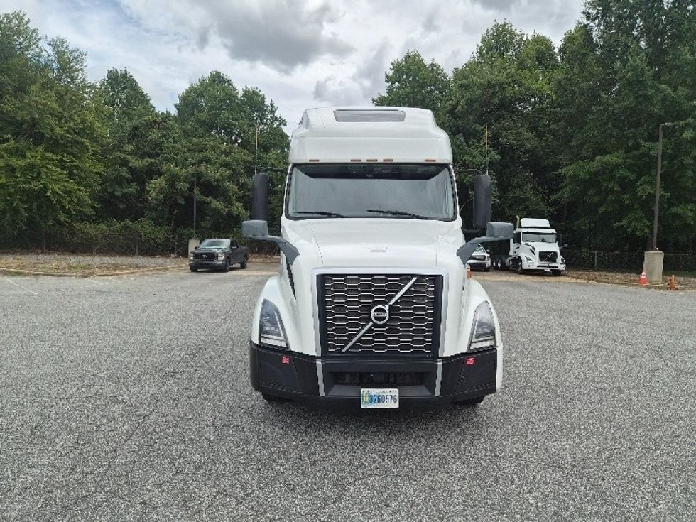 Sleeper Tractor-Heavy Duty Tractors-Volvo-2023-VNL64760-Greensboro-NC-548,136\n\t\tmiles-$ 83,750 - Image 2