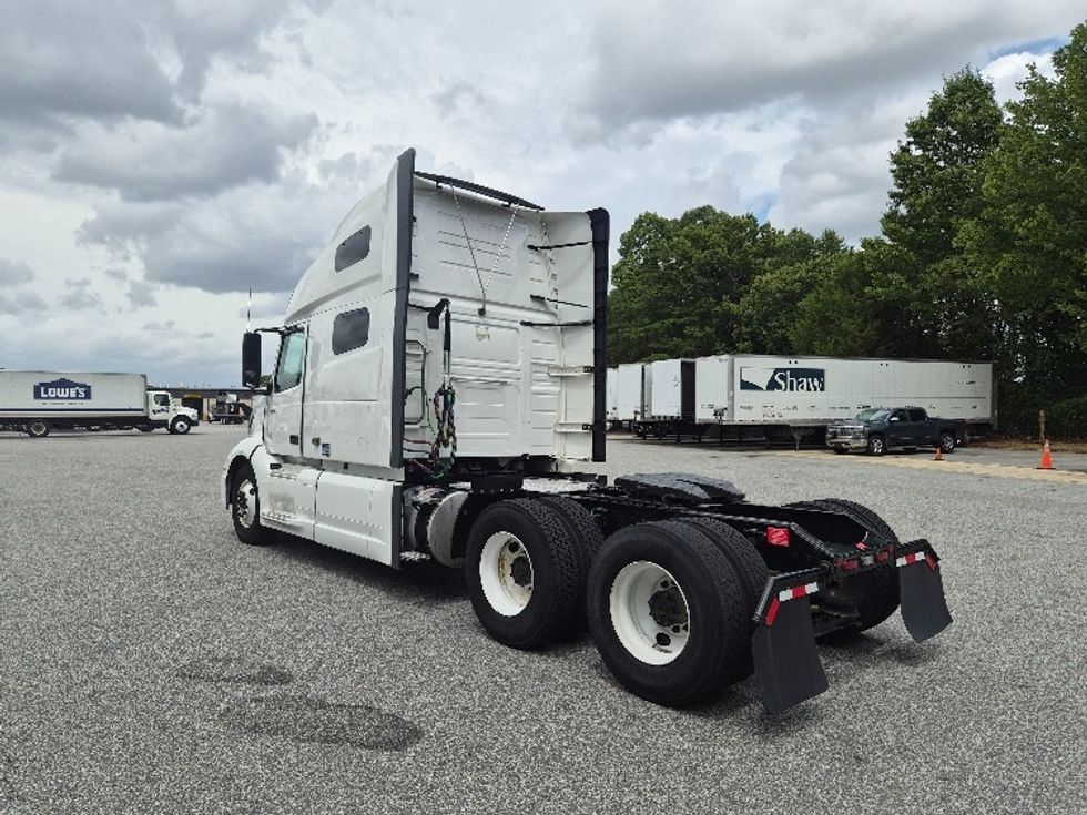 Sleeper Tractor-Heavy Duty Tractors-Volvo-2023-VNL64760-Greensboro-NC-548,136\n\t\tmiles-$ 83,750 - Image 5