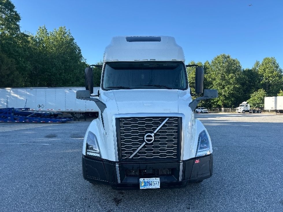 Sleeper Tractor-Heavy Duty Tractors-Volvo-2023-VNL64760-Greensboro-NC-558,318\n\t\tmiles-$ 77,250 - Image 2