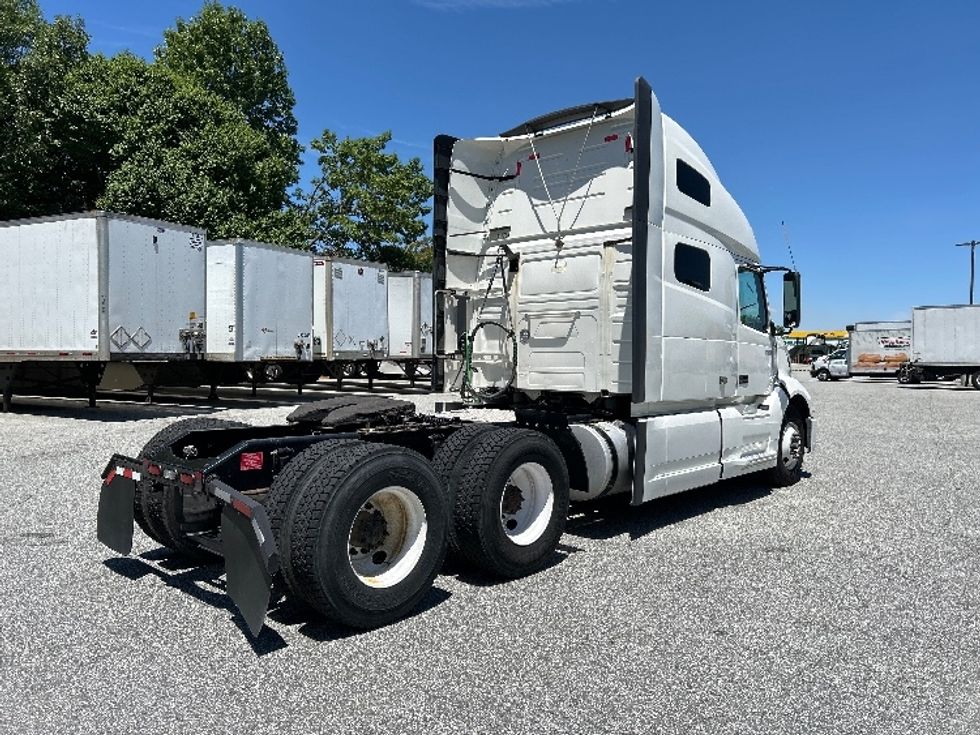 Sleeper Tractor-Heavy Duty Tractors-Volvo-2023-VNL64760-Greensboro-NC-573,094\n\t\tmiles-$ 76,750 - Image 7
