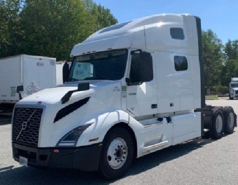 Sleeper Tractor-Heavy Duty Tractors-Volvo-2023-VNL64760-Greensboro-NC-581,181\n\t\tmiles-$ 83,250 - Image 3
