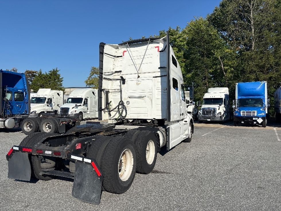 Sleeper Tractor-Heavy Duty Tractors-Volvo-2023-VNL64760-Greensboro-NC-581,181\n\t\tmiles-$ 83,250 - Image 7