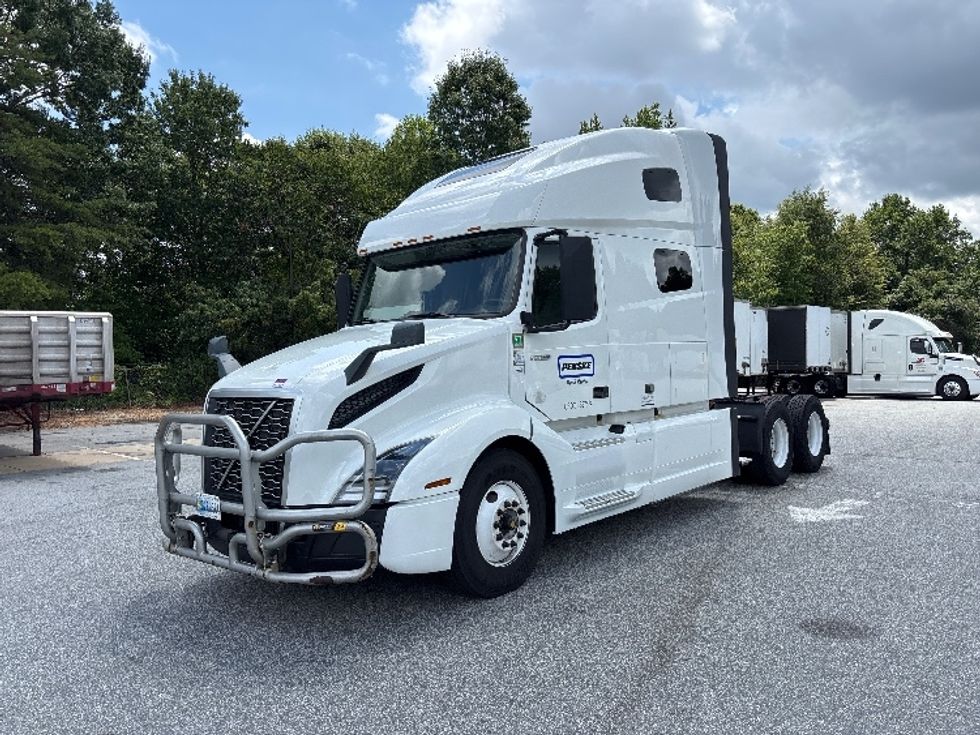 Sleeper Tractor-Heavy Duty Tractors-Volvo-2023-VNL64760-Greensboro-NC-617,415\n\t\tmiles-$ 75,250 - Image 3