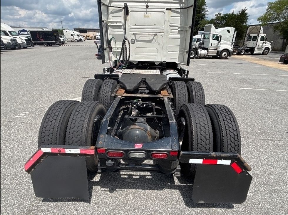 Sleeper Tractor-Heavy Duty Tractors-Volvo-2023-VNL64760-Greensboro-NC-617,415\n\t\tmiles-$ 75,250 - Image 6