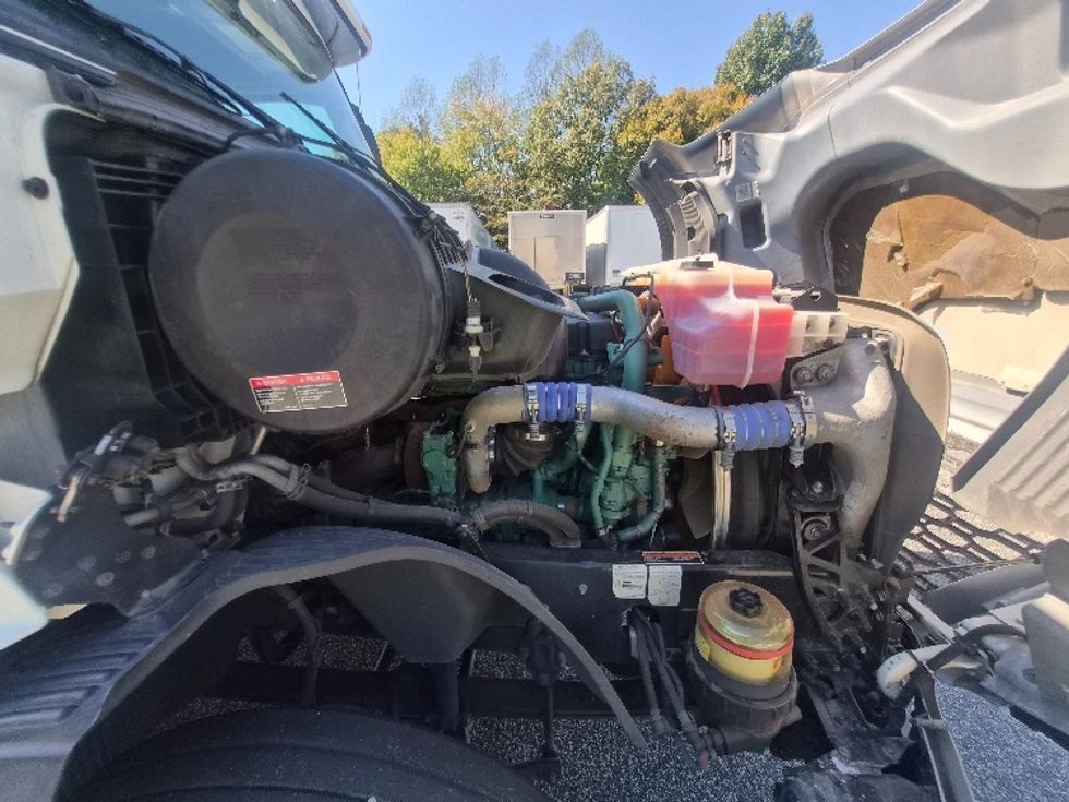 Sleeper Tractor-Heavy Duty Tractors-Volvo-2023-VNL64760-Greensboro-NC-769,481\n\t\tmiles-$ 66,250 - Image 20