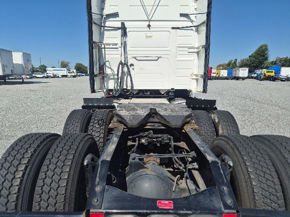 Sleeper Tractor-Heavy Duty Tractors-Volvo-2023-VNL64760-Greensboro-NC-769,481\n\t\tmiles-$ 66,250 - Image 6
