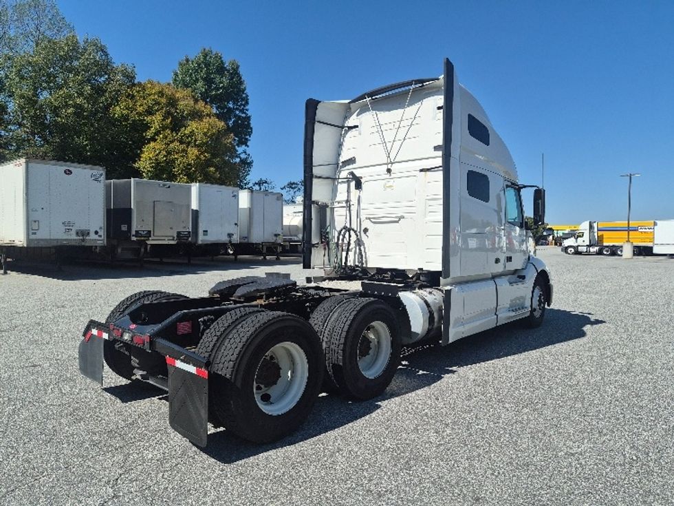 Sleeper Tractor-Heavy Duty Tractors-Volvo-2023-VNL64760-Greensboro-NC-769,481\n\t\tmiles-$ 66,250 - Image 7