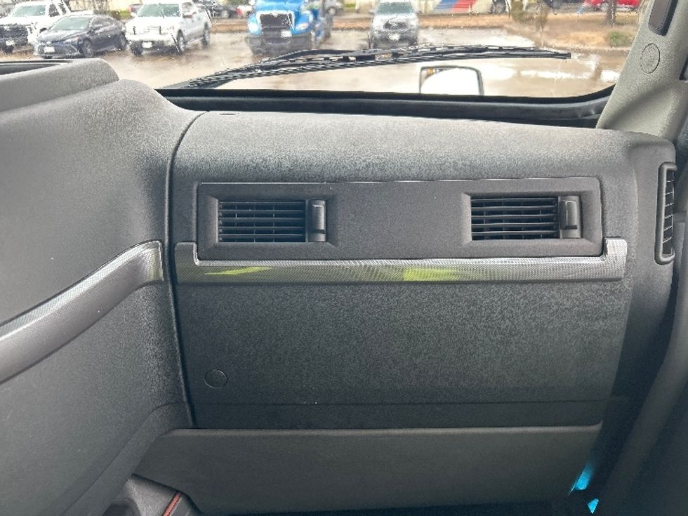 Sleeper Tractor-Heavy Duty Tractors-Volvo-2023-VNL64760-Houston-TX-400,578\n\t\tmiles-$ 89,750 - Image 14