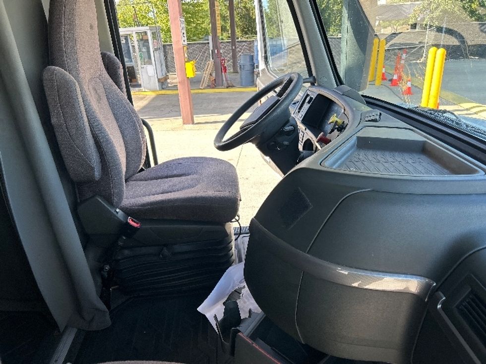 Sleeper Tractor-Heavy Duty Tractors-Volvo-2023-VNL64760-Indianapolis-IN-280,772\n\t\tmiles-$ 105,000 - Image 15