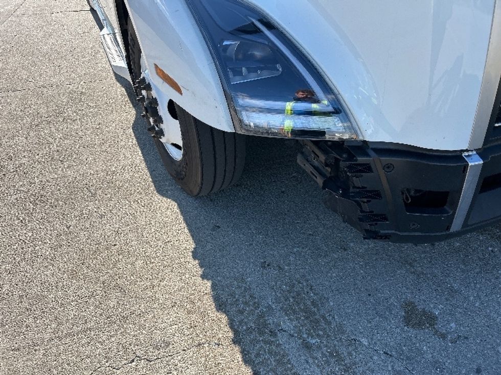 Sleeper Tractor-Heavy Duty Tractors-Volvo-2023-VNL64760-Indianapolis-IN-280,772\n\t\tmiles-$ 105,000 - Image 22