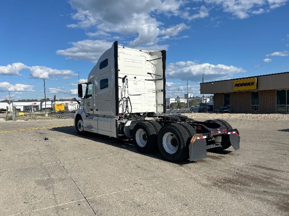 Sleeper Tractor-Heavy Duty Tractors-Volvo-2023-VNL64760-Indianapolis-IN-280,772\n\t\tmiles-$ 105,000 - Image 5