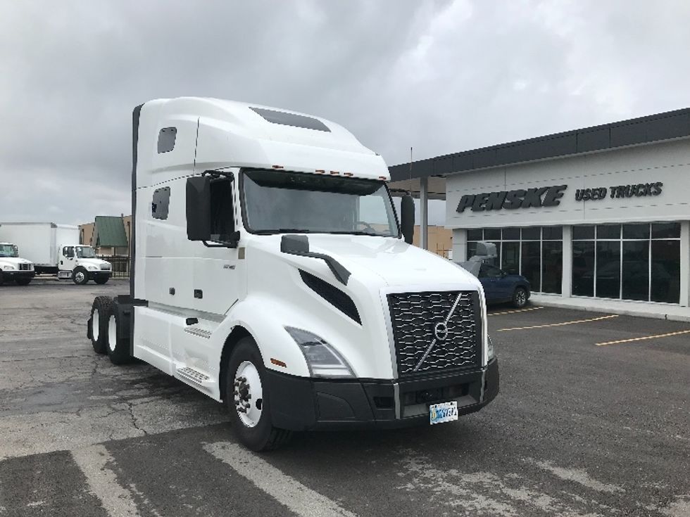 Sleeper Tractor-Heavy Duty Tractors-Volvo-2023-VNL64760-Kansas City-MO-624,062\n\t\tmiles-$ 78,750 - Image 1