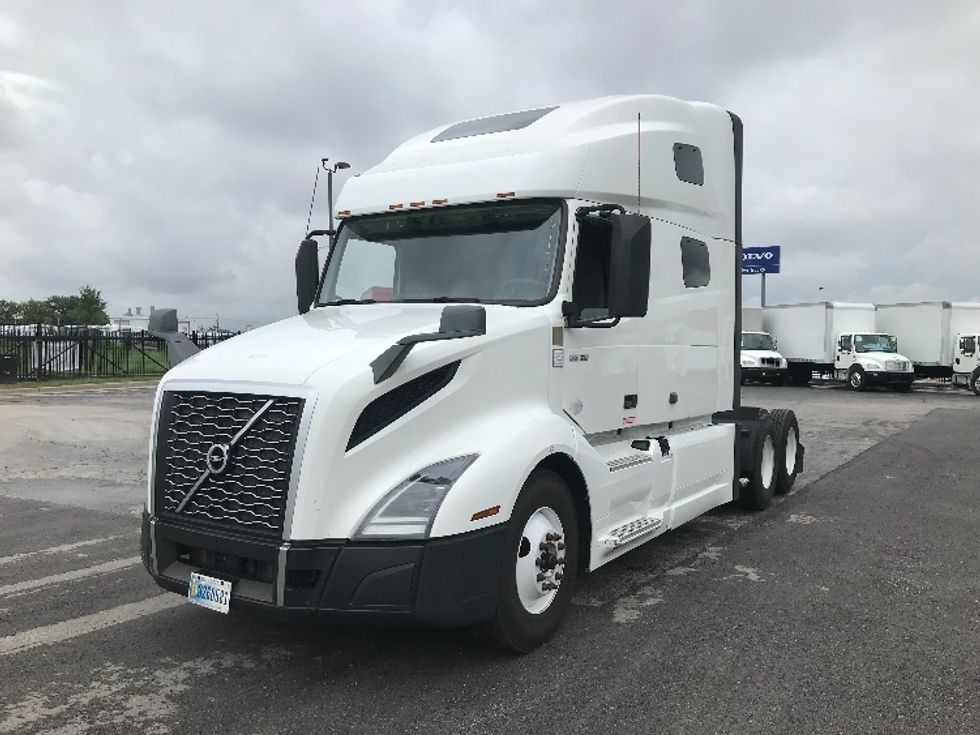 Sleeper Tractor-Heavy Duty Tractors-Volvo-2023-VNL64760-Kansas City-MO-624,062\n\t\tmiles-$ 78,750 - Image 3