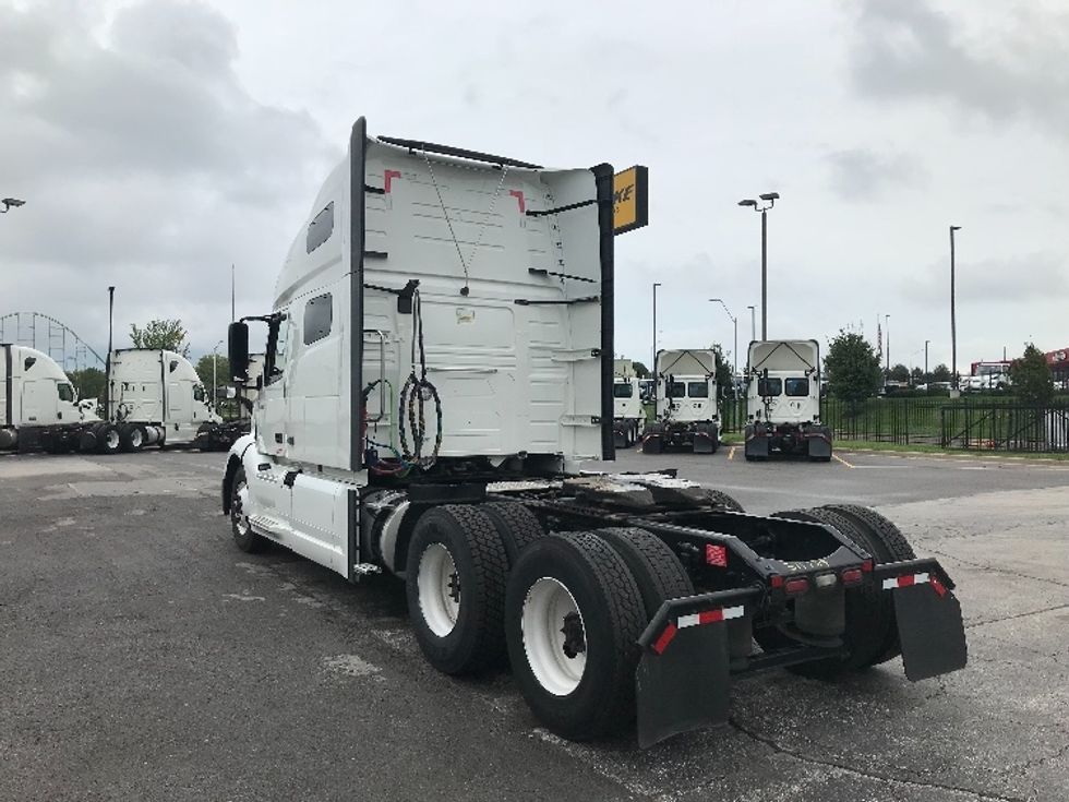 Sleeper Tractor-Heavy Duty Tractors-Volvo-2023-VNL64760-Kansas City-MO-624,062\n\t\tmiles-$ 78,750 - Image 5