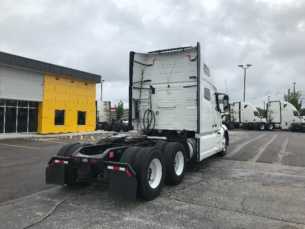 Sleeper Tractor-Heavy Duty Tractors-Volvo-2023-VNL64760-Kansas City-MO-624,062\n\t\tmiles-$ 78,750 - Image 7