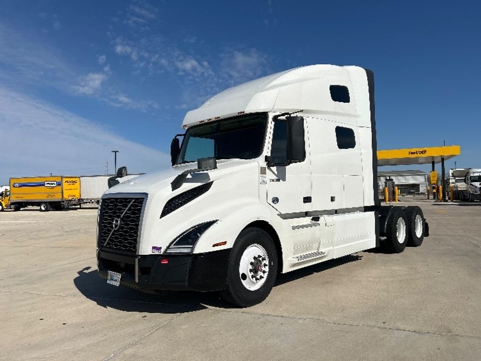 Sleeper Tractor-Heavy Duty Tractors-Volvo-2023-VNL64760-Katy-TX-292,733\n\t\tmiles-$ 101,000 - Image 3