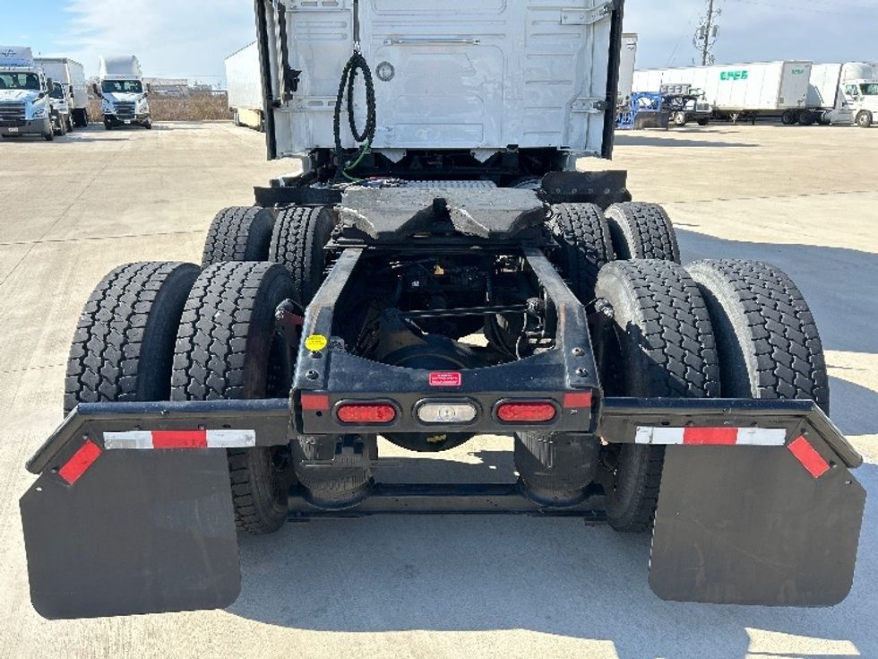 Sleeper Tractor-Heavy Duty Tractors-Volvo-2023-VNL64760-Katy-TX-292,733\n\t\tmiles-$ 101,000 - Image 6