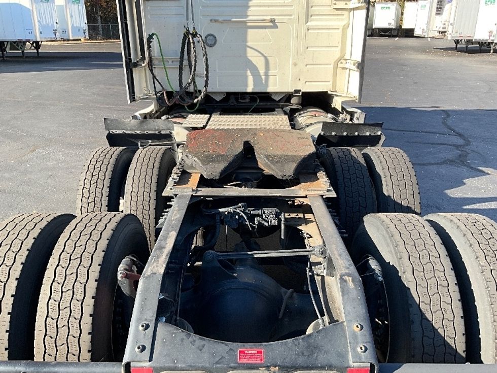 Sleeper Tractor-Heavy Duty Tractors-Volvo-2023-VNL64760-Kennesaw-GA-502,381\n\t\tmiles-$ 80,000 - Image 6