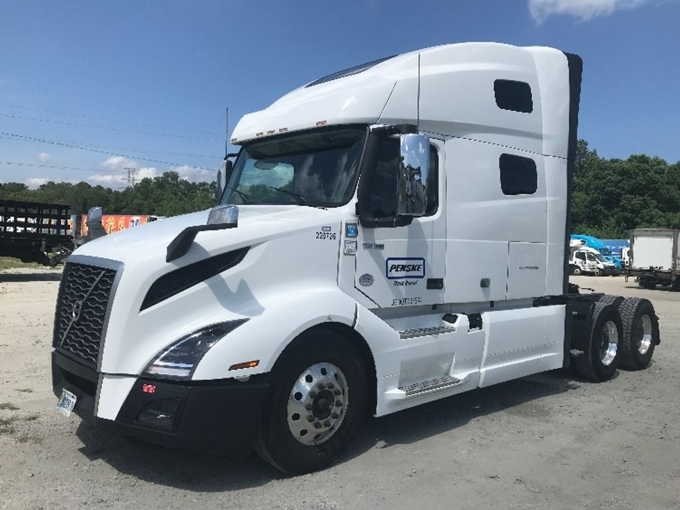 Sleeper Tractor-Heavy Duty Tractors-Volvo-2023-VNL64760-La Porte-IN-527,953\n\t\tmiles-$ 75,250 - Image 3