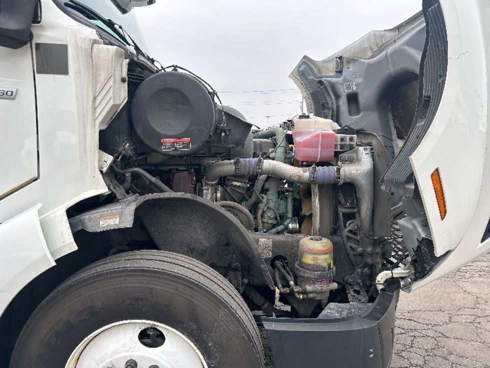Sleeper Tractor-Heavy Duty Tractors-Volvo-2023-VNL64760-La Porte-IN-755,945\n\t\tmiles-$ 55,000 - Image 20