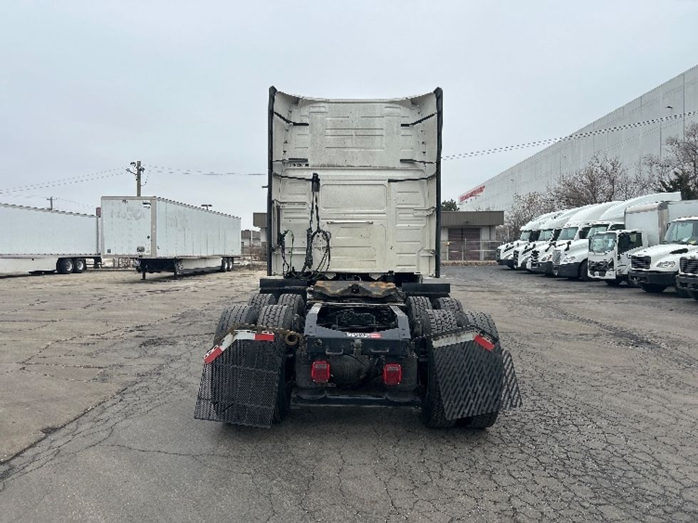 Sleeper Tractor-Heavy Duty Tractors-Volvo-2023-VNL64760-La Porte-IN-755,945\n\t\tmiles-$ 55,000 - Image 6