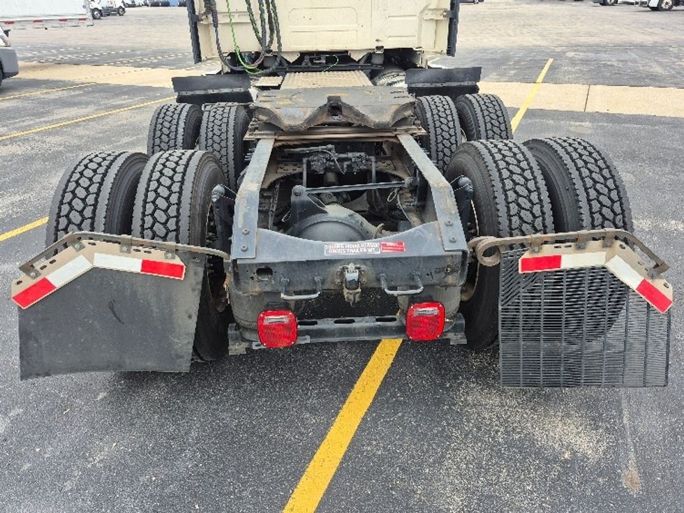 Sleeper Tractor-Heavy Duty Tractors-Volvo-2023-VNL64760-La Porte-IN-757,410\n\t\tmiles-$ 48,250 - Image 6
