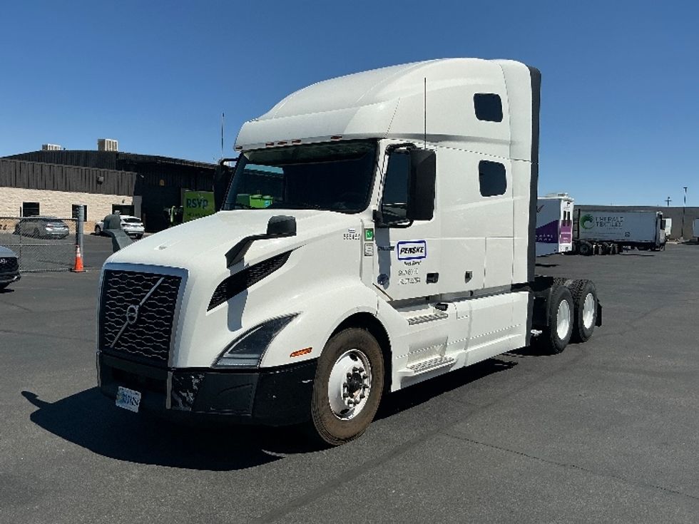 Sleeper Tractor-Heavy Duty Tractors-Volvo-2023-VNL64760-Las Vegas-NV-510,524\n\t\tmiles-$ 82,000 - Image 3